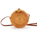 Bolsa de Palha Rattan Redonda Isla Galerias Artesanal Cor Natural com Fecho de Laço